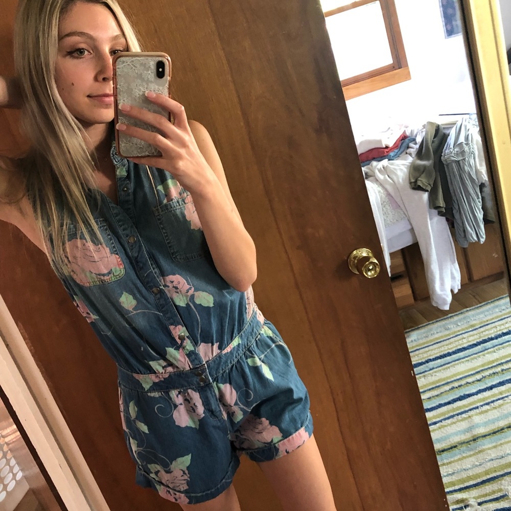 Urban Outfitters Romper - Picture 3 of 7